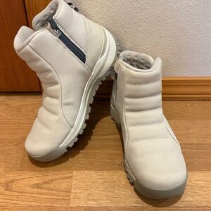 Sphinx Pull-On Insulated , Sandstone, B-Dry waterproof, retail $180 size 8